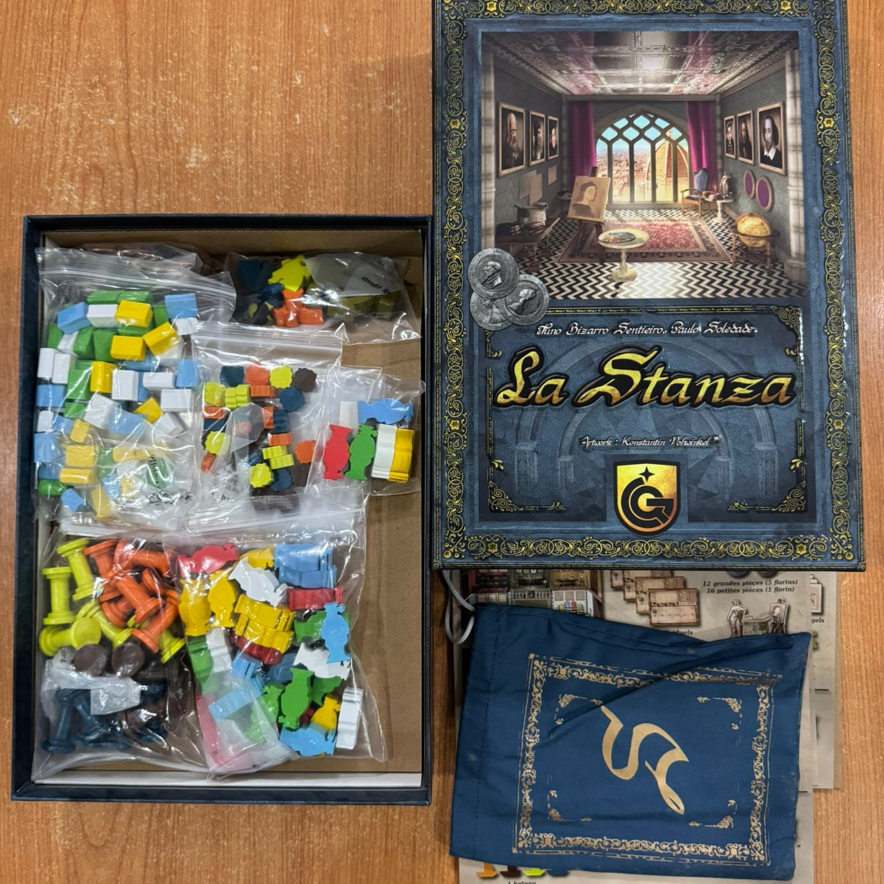 La Stanza Deluxe Edition content